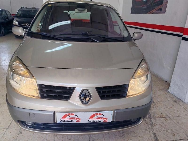 Usado Renault Scénic II Dynamique 150 CV (110 kW) 2006 Beige Monovolumen