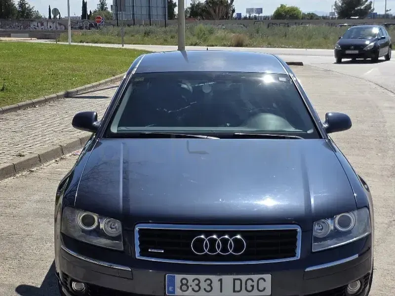 Usado Audi A8 233 CV (171 kW) 2005 Azul Berlina