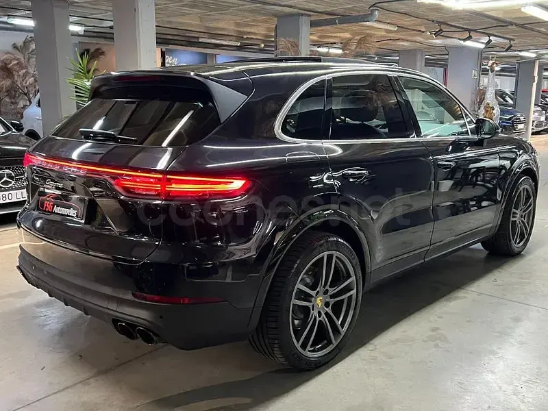 Usado Porsche Cayenne E-Hybrid 462 CV (339 kW) 2018 Negro SUV