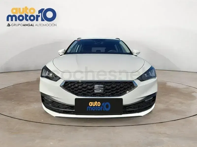 Käytetty Seat Leon Style 110 HP (80 kW) 2021 Valkoinen Sedan