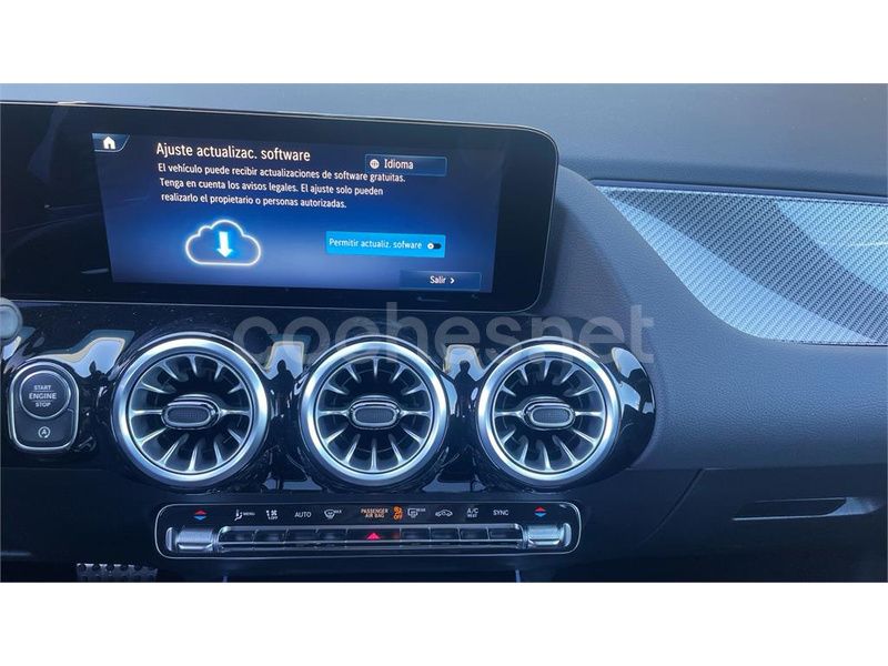 Usado Mercedes GLA250 AMG line 218 CV (160 kW) 2024 Gris montaña SUV