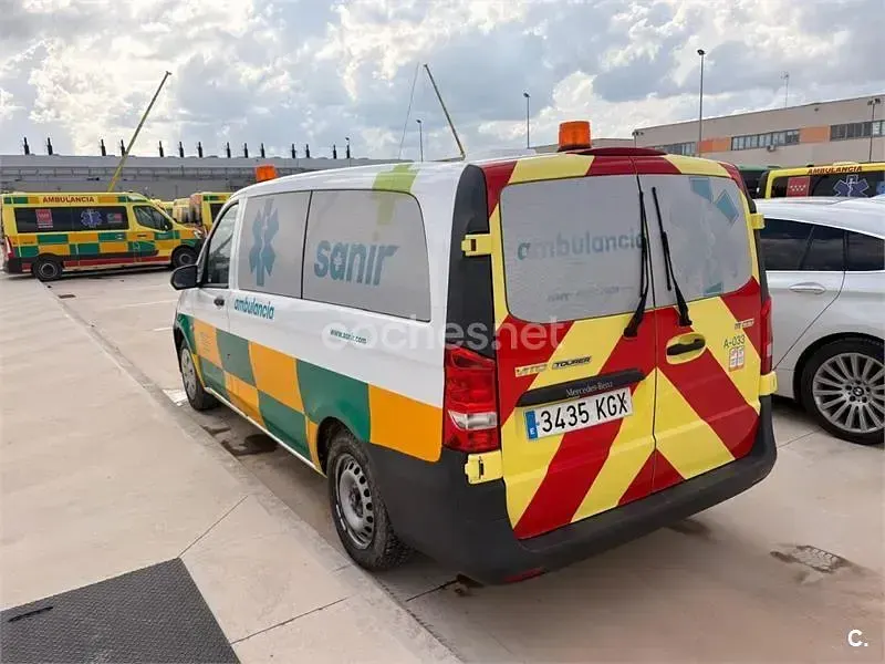 Usado Mercedes Vito Marco Polo 88 CV (64 kW) 2018 Blanco Van