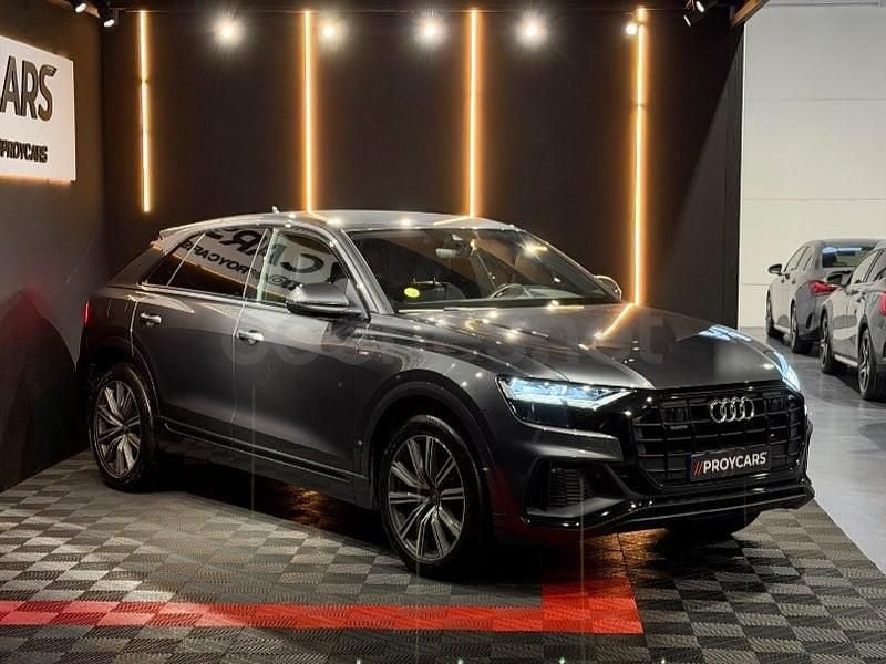 Usado Audi Q8 S-Line 231 CV (169 kW) 2020 Gris / plata SUV