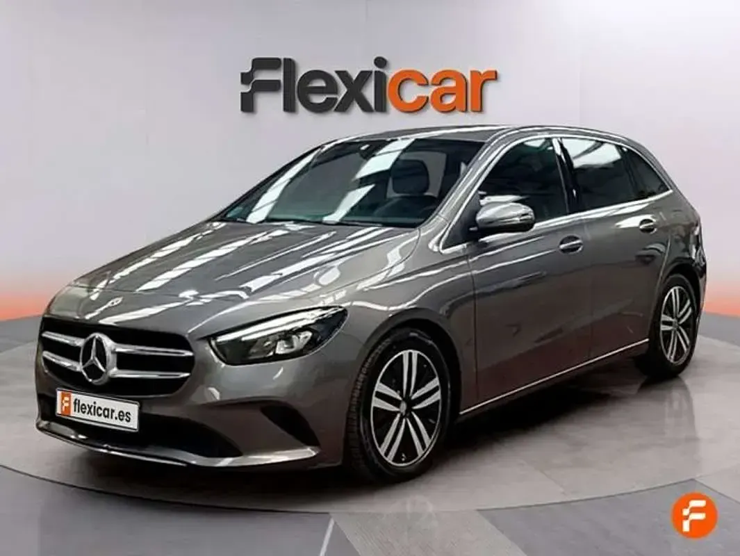 Usado Mercedes B200 150 CV (110 kW) 2021 Gris Utilitario