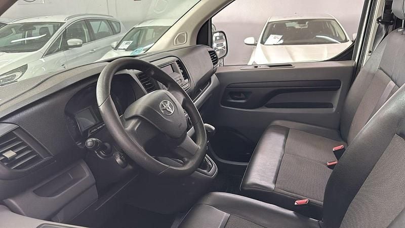 Begagnad Toyota Proace Business Edition 100 HK (73 kW) 2020 Vit Minibuss