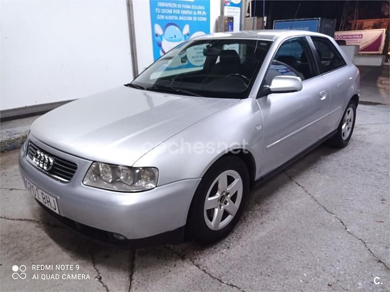 Usado Audi A3 Attraction 110 CV (80 kW) 2001 Gris / plata Utilitario