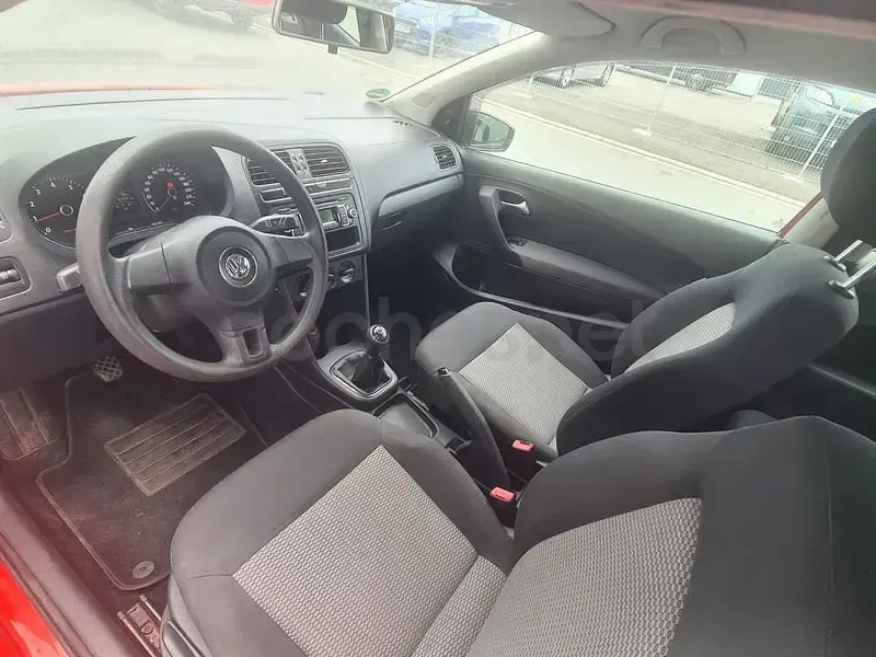 Usado VW Polo Advance 60 CV (44 kW) 2013 Rojo Utilitario