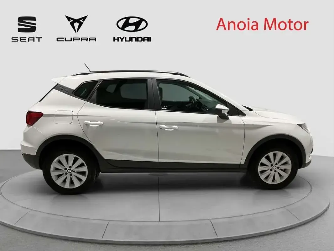 Usado Seat Arona Ecomotive 95 CV (69 kW) 2019 Blanco SUV