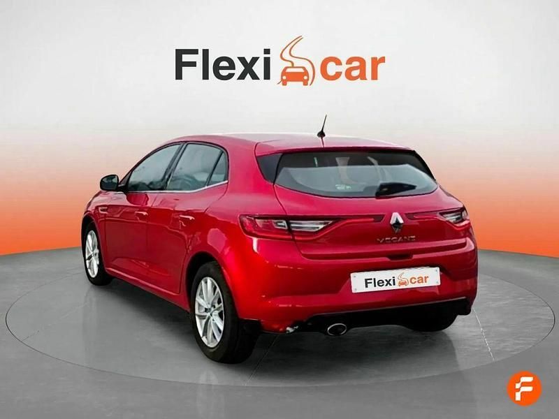 Usado Renault Mégane IV Zen 130 CV (95 kW) 2017 Rojo Berlina