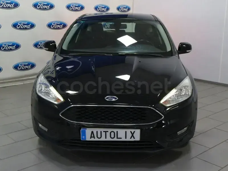 Usado Ford Focus Trend 120 CV (88 kW) 2016 Negro Berlina