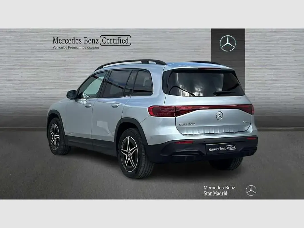 Usado Mercedes EQB300 167 kW (228 CV) 2025 Plateado SUV
