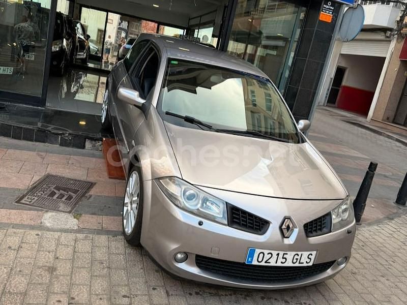 Gris / plata Usado 2009 Renault Mégane Berlina | 14.990 € - Imagen 1/4