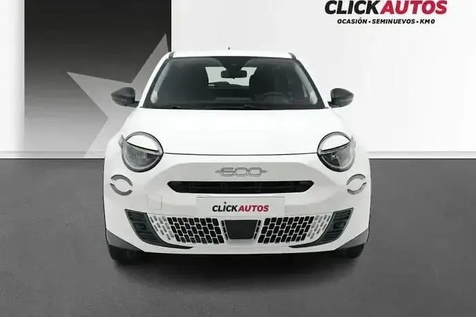 Usado Fiat 600 100 CV (73 kW) 2025 Negro SUV