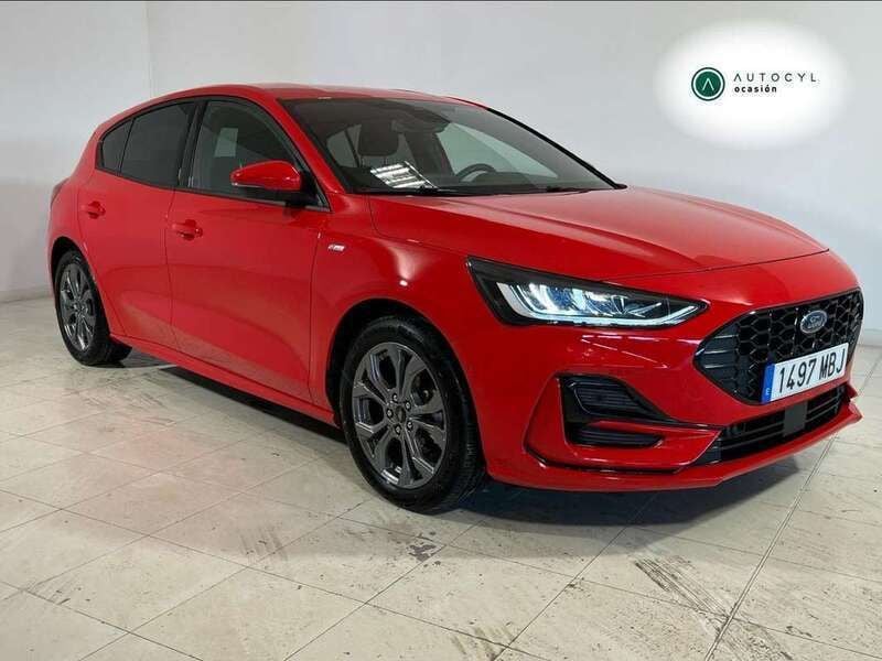 Rojo Usado 2022 Ford Focus ST-Line Berlina | 18.900 € (Buen precio) - Imagen 1/4