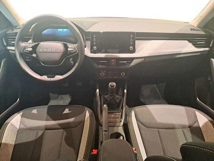 Usado Skoda Kamiq Selection 115 CV (84 kW) 2025 Blanco SUV