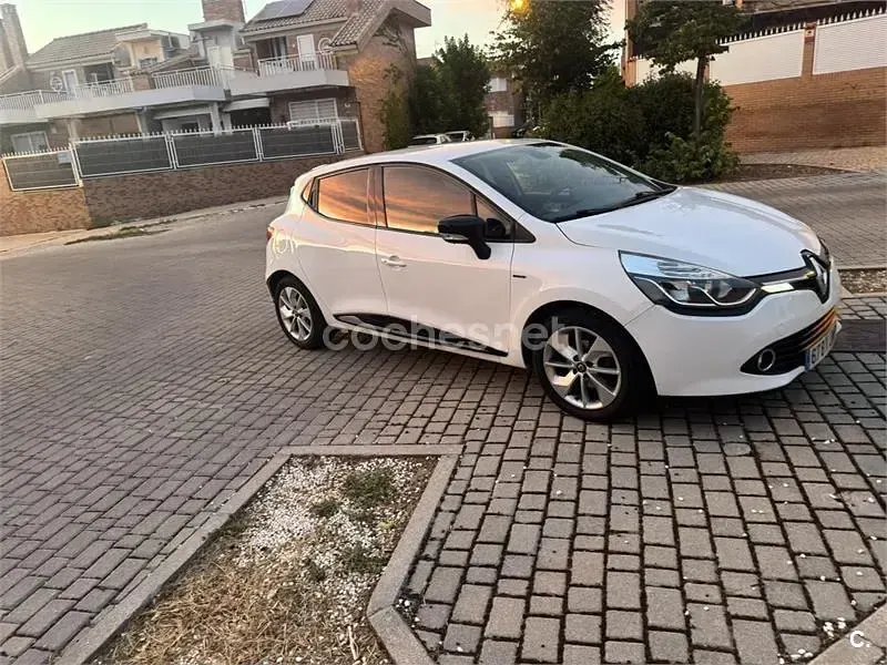 Usado Renault Clio IV LIMITED 90 CV (66 kW) 2016 Blanco Berlina