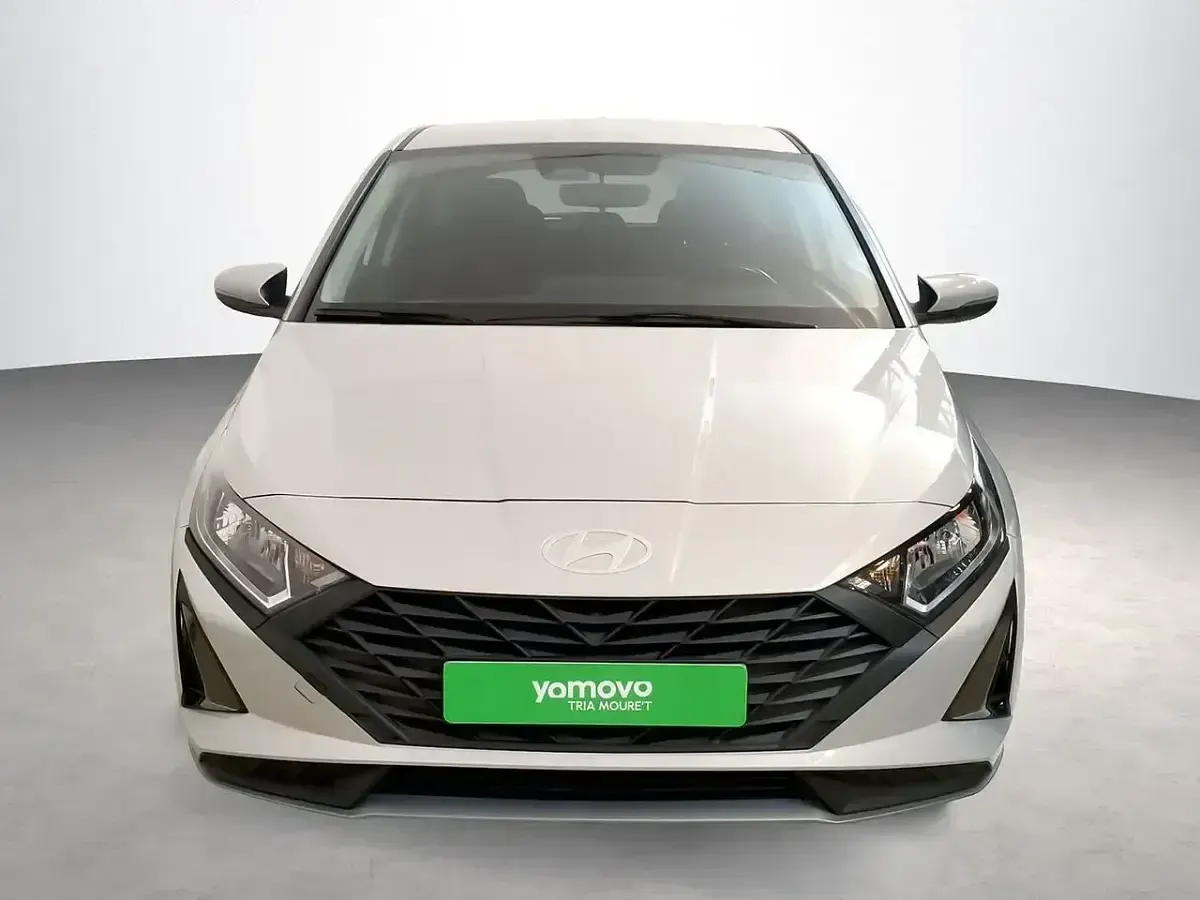 Usado Hyundai i20 84 CV (61 kW) 2024 Gris Utilitario
