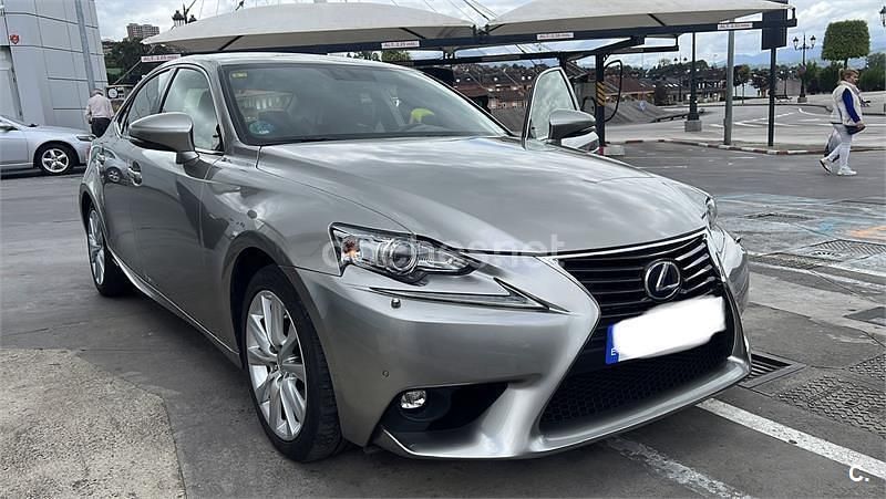Usado Lexus IS300h Executive Line 223 CV (164 kW) 2014 Gris / plata Berlina