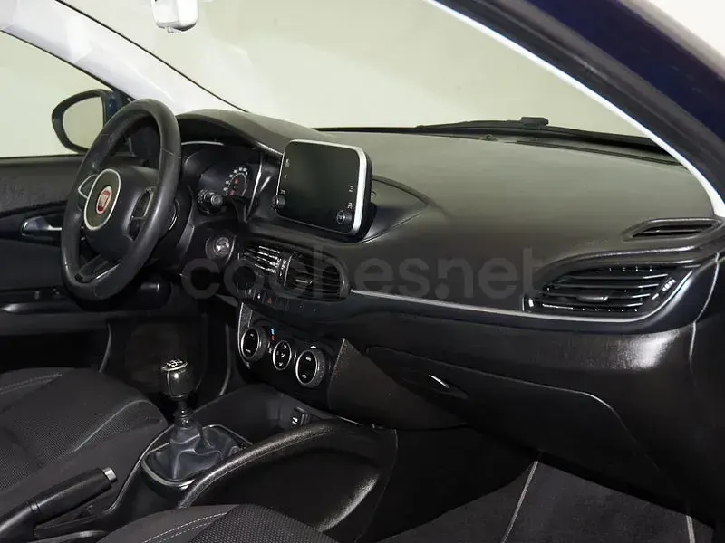 Usado Fiat Tipo Lounge 95 CV (69 kW) 2019 Azul Berlina