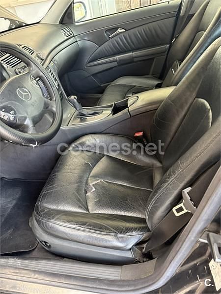 Usado Mercedes E200 Classic 122 CV (89 kW) 2005 Negro Berlina