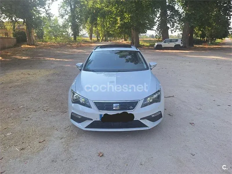 Usado Seat Leon ST FR 125 CV (91 kW) 2018 Blanco Familiar