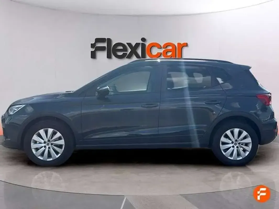 Usado Seat Arona Style 116 CV (85 kW) 2025 Gris SUV
