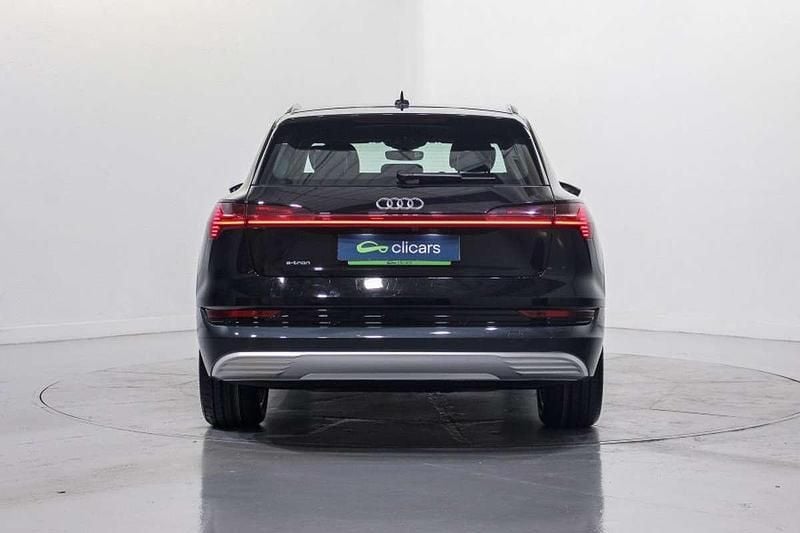 Usado Audi e-tron Advanced 300 kW (408 CV) 2022 Negro SUV