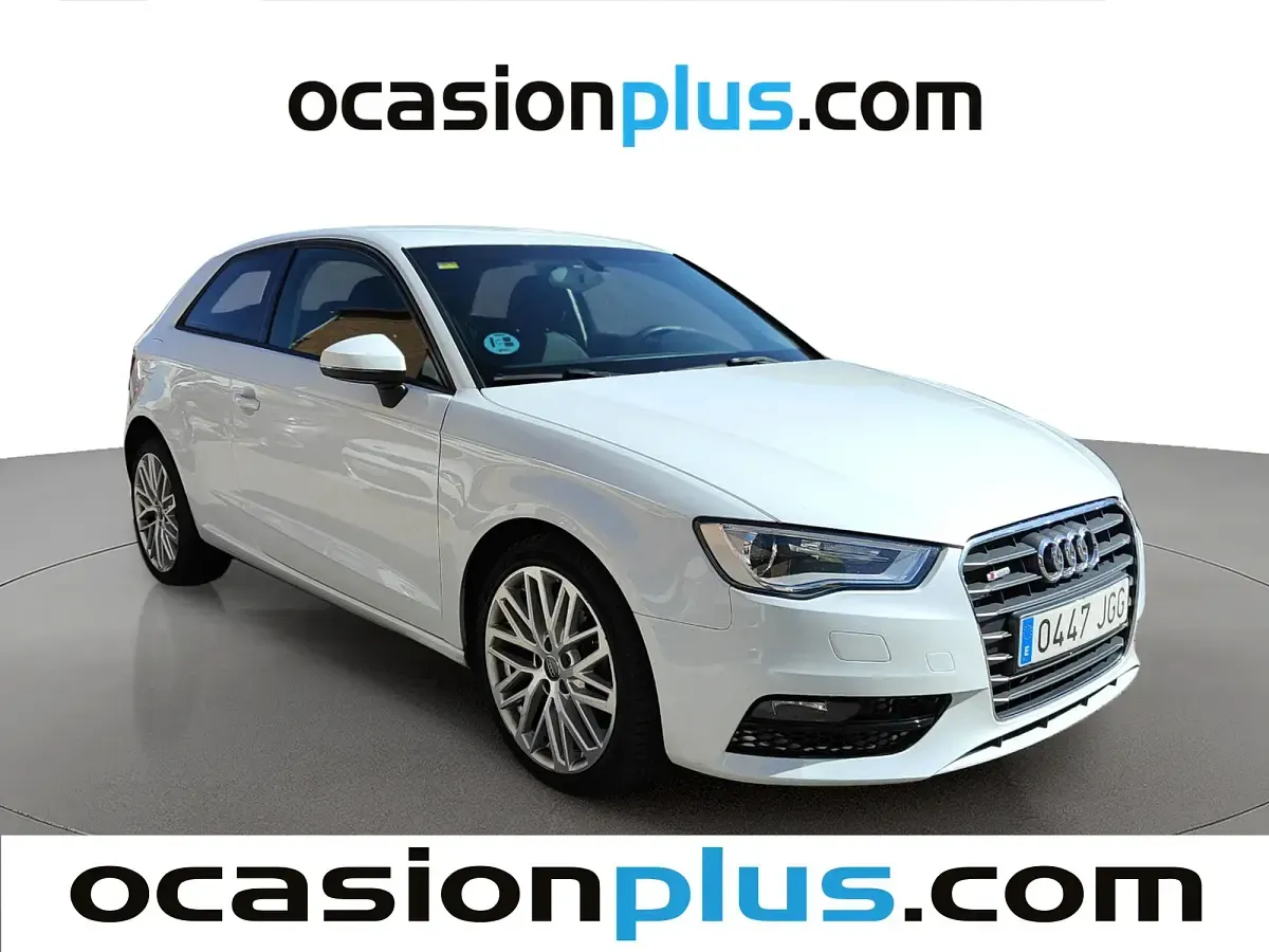 Usado Audi A3 Attraction 110 CV (80 kW) 2015 Blanco Utilitario