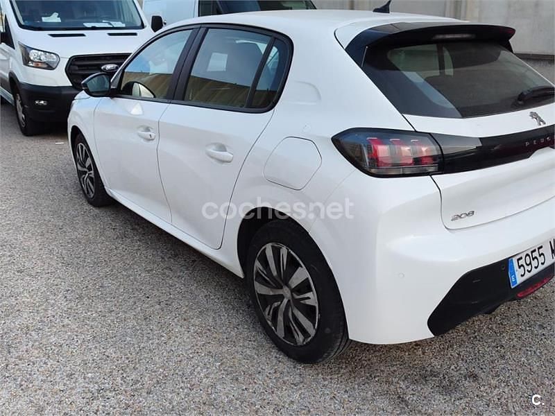 Usado Peugeot 208 Active 100 CV (73 kW) 2023 Blanco Utilitario