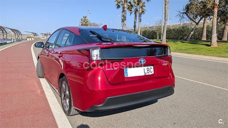 Usado Toyota Prius 122 CV (89 kW) 2019 Rojo Utilitario
