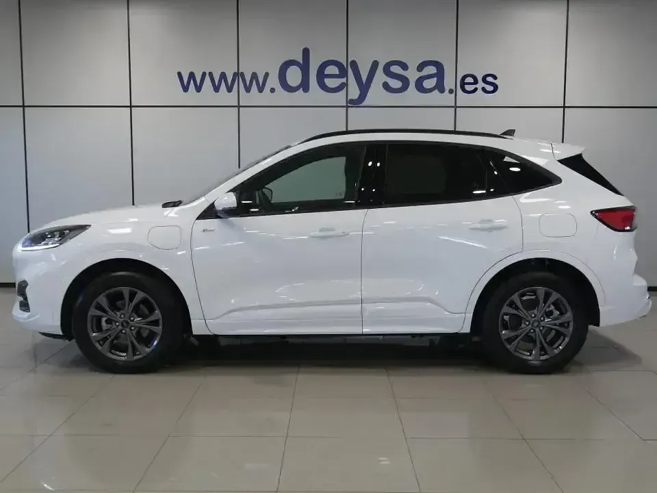 Usado Ford Kuga ST-Line X 225 CV (165 kW) 2022 Blanco SUV