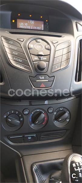 Usado Ford Focus Trend 95 CV (69 kW) 2011 Blanco Berlina