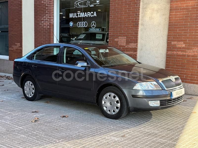 Gris / plata Usado 2006 Skoda Octavia Berlina | 4490 € (Un poco caro) - Imagen 1/4