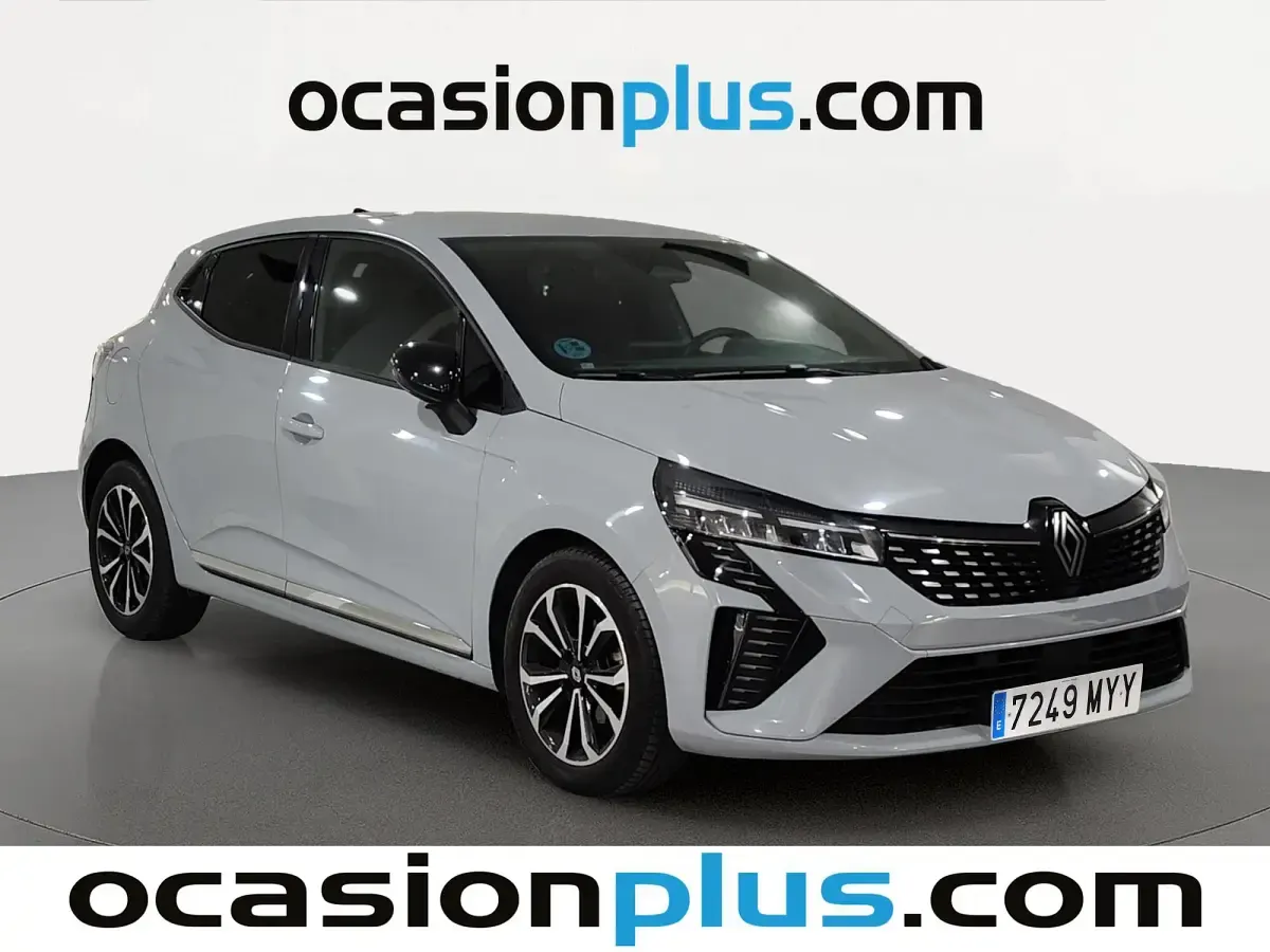 Usado Renault Clio Techno 91 CV (66 kW) 2025 Gris Utilitario