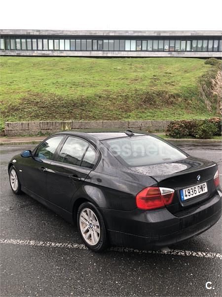 Negro Usado 2006 BMW 318 Berlina | 4200 € (Precio justo) - Imagen 1/4