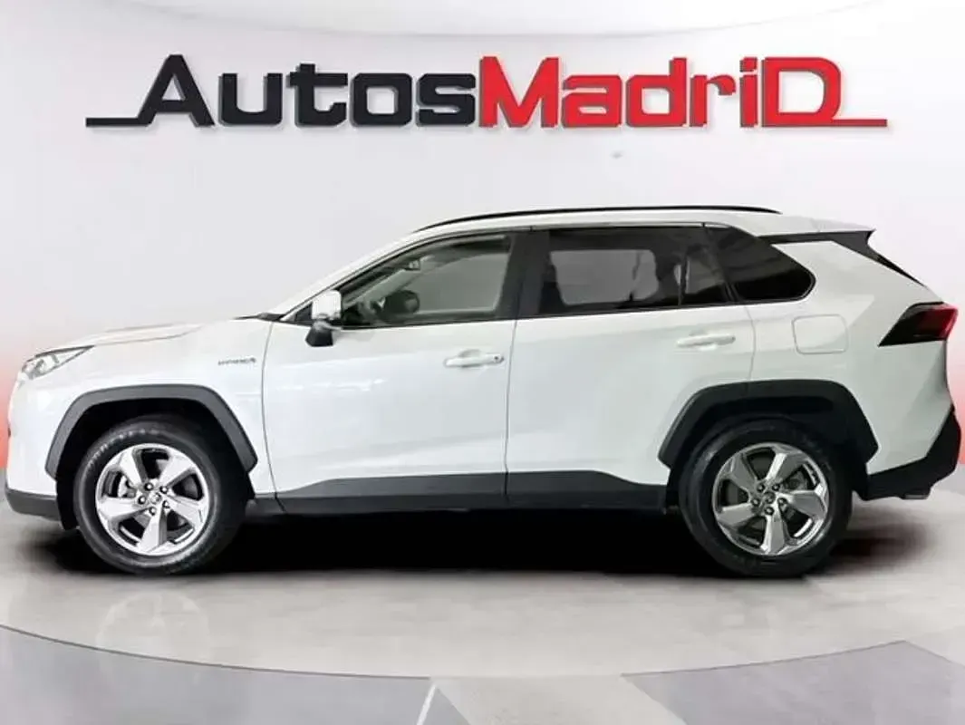 Usado Toyota RAV4 Advance 222 CV (163 kW) 2021 Blanco SUV