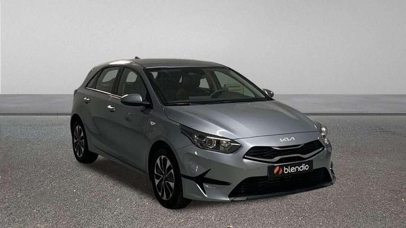 Usado Kia Ceed 101 CV (74 kW) 2024 Gris Utilitario