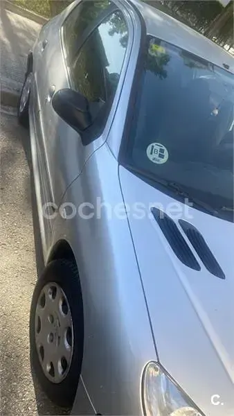Usado Peugeot 206 90 CV (66 kW) 2005 Gris / plata Berlina