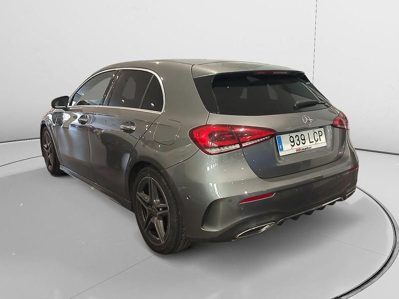 Usado Mercedes A180 116 CV (85 kW) 2019 Gris / plata Berlina