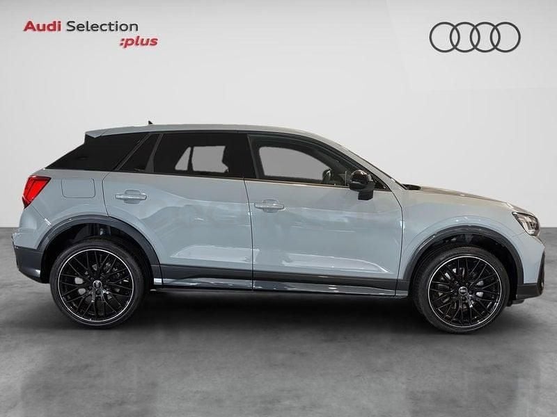 Usado Audi Q2 Ambiente 150 CV (110 kW) 2025 Gris / plata SUV