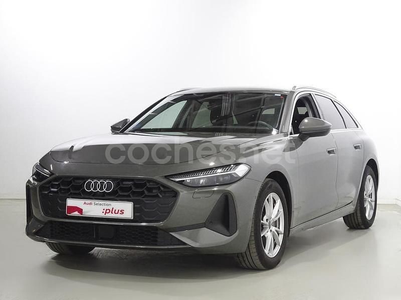 Usado Audi A5 204 CV (150 kW) 2025 Gris / plata Familiar