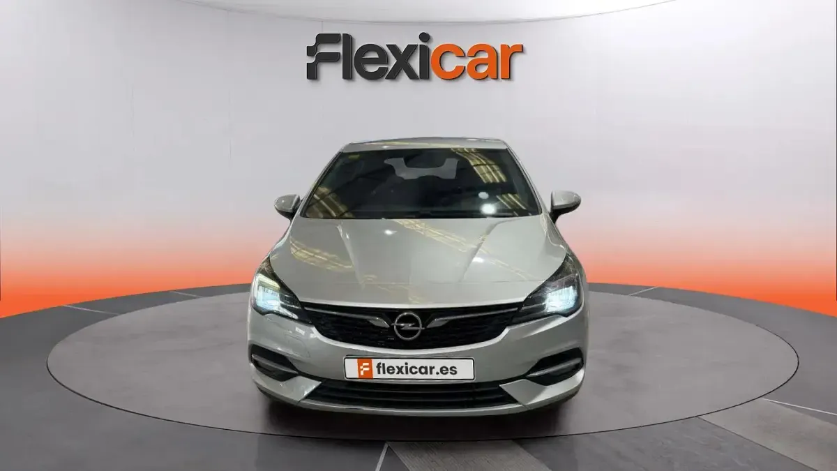 Usado Opel Astra GS Line 131 CV (96 kW) 2020 Gris Utilitario