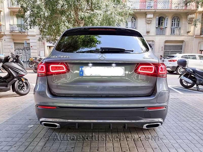 Usado Mercedes GLC300e 320 CV (235 kW) 2021 Gris / plata SUV