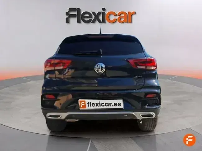 Usado MG ZS Luxury 111 CV (81 kW) 2023 Negro SUV