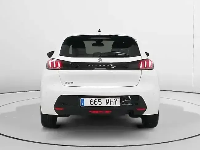 Usado Peugeot 208 Allure 100 CV (73 kW) 2023 Blanco Utilitario