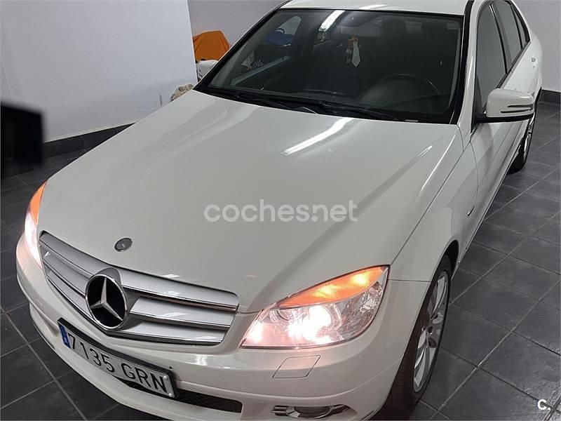 Usado Mercedes C220 Avantgarde 170 CV (125 kW) 2009 Blanco Berlina
