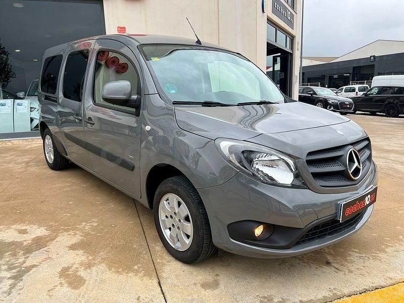 Usado Mercedes Citan 111 110 CV (80 kW) 2017 Gris / plata Familiar