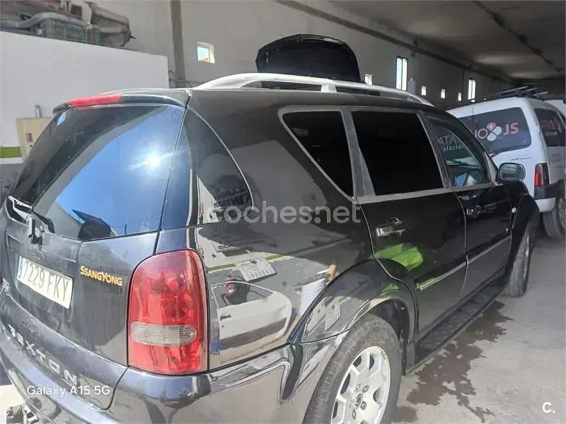 Usado SsangYong Rexton II Limited 165 CV (121 kW) 2009 Negro SUV