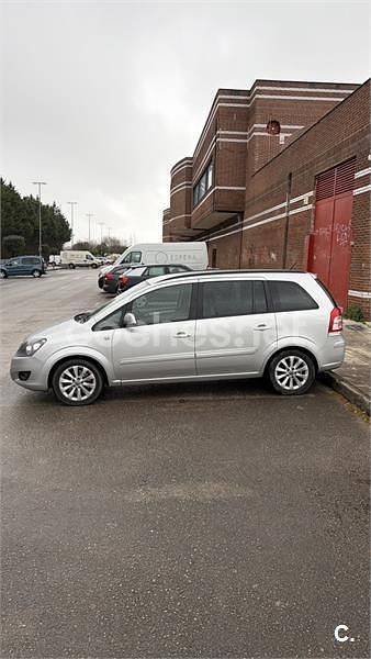 Usado Opel Zafira Family 110 CV (80 kW) 2014 Gris / plata Monovolumen