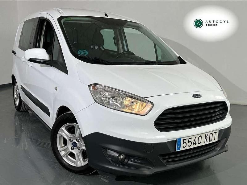 Usado Ford Tourneo Courier Trend 76 CV (55 kW) 2017 Blanco Monovolumen